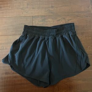 NEW! Lululemon Hotty Hot 4” Shorts
